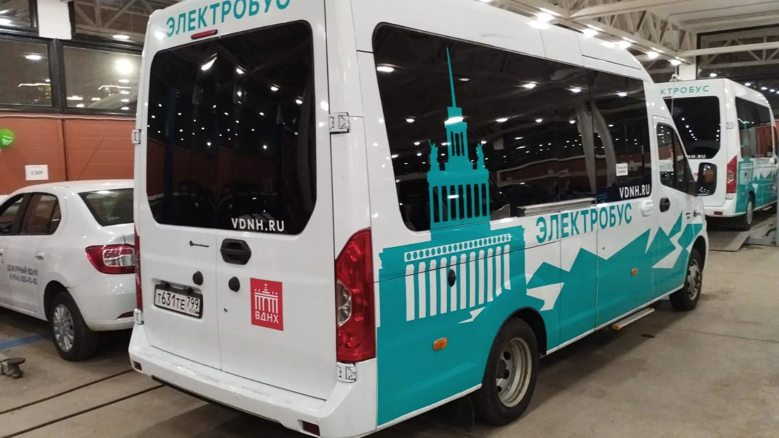 Оклейка служебного автопарка — портфолио «Ювента»